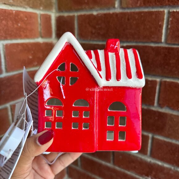 TARGET WONDERSHOP LIT RED CERAMIC HOUSE 1CT - Picture 1 of 5